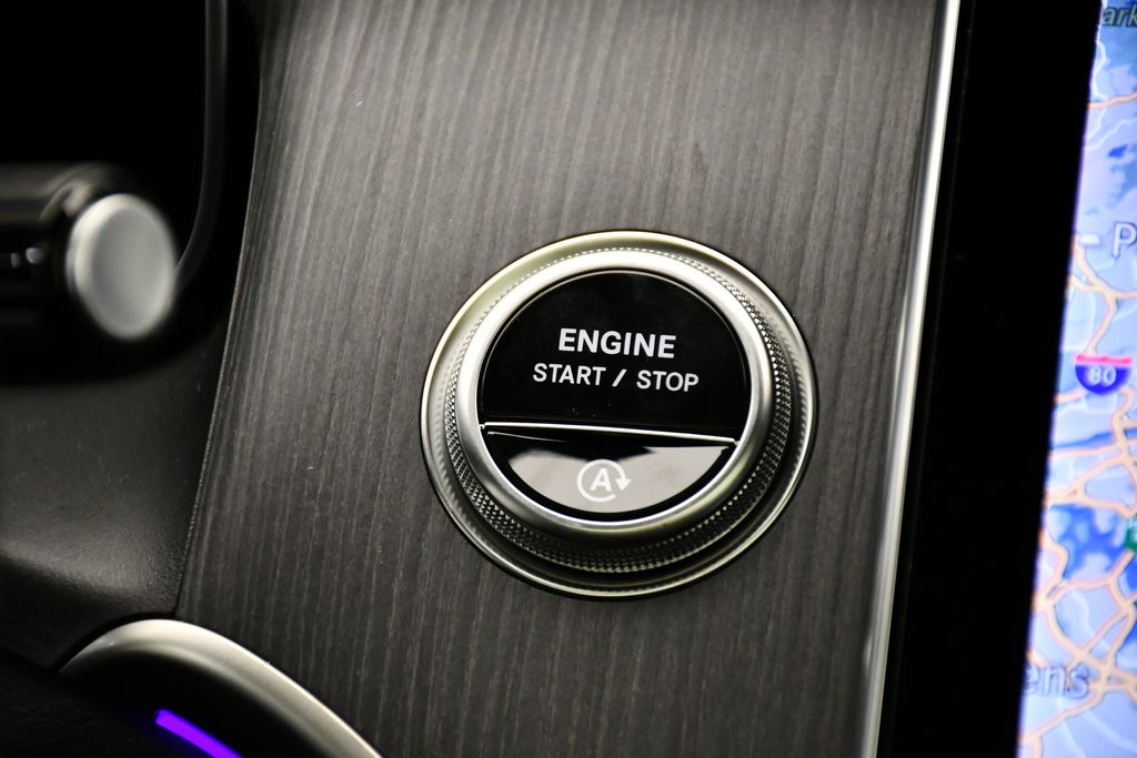 Thumbnail: 2025 Mercedes-Benz GLC - 28