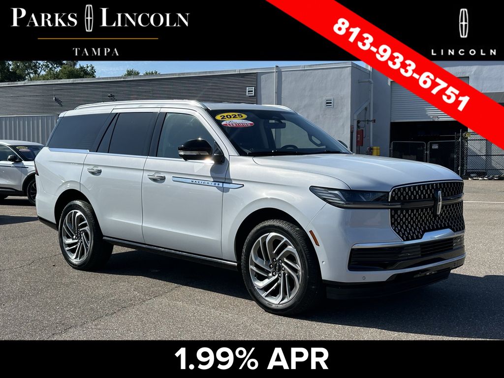 Crystal White 2025 Lincoln Navigator Reserve 4WD SUV / Crossover Four-Wheel Drive Automatic