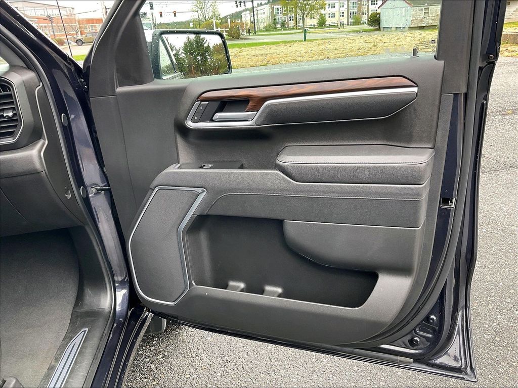 2025 GMC Sierra 1500 — photo 12