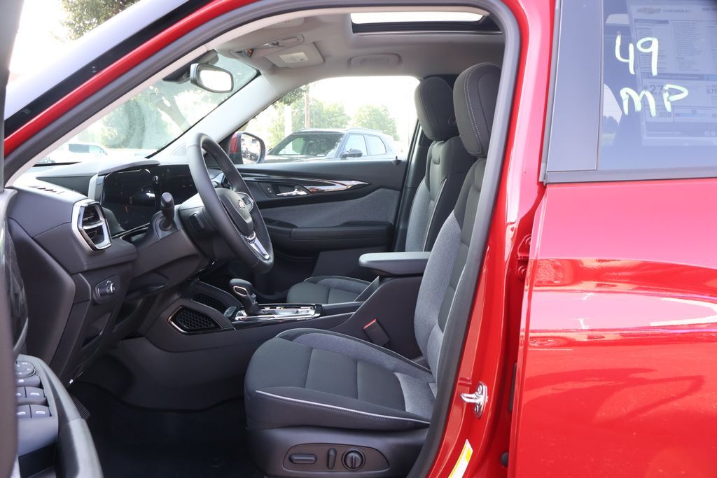 Thumbnail: 2026 Chevrolet TrailBlazer - 14