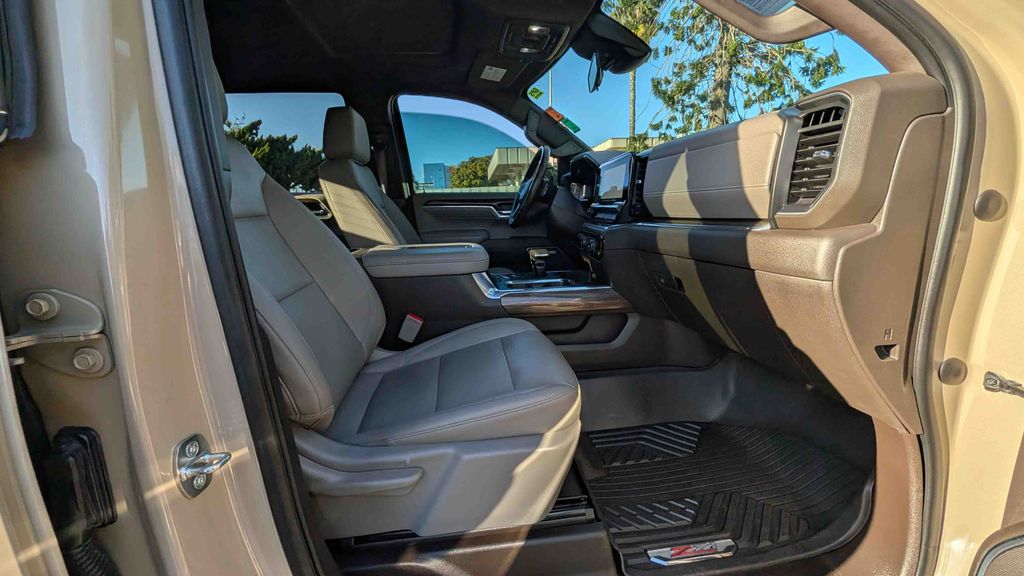 Used 2022 Chevrolet Silverado 1500 LT Trail Boss 4D Crew Cab