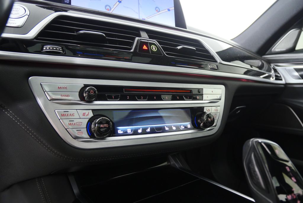 2018 BMW 7 Series 740i xDrive 23