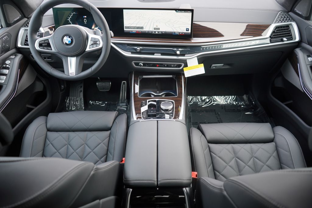 2025 BMW X7 xDrive40i 13