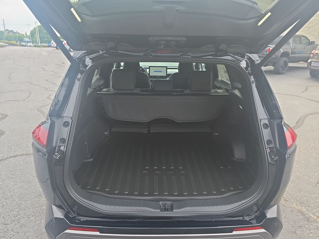 2026 Toyota RAV4 XSE - Photo 12