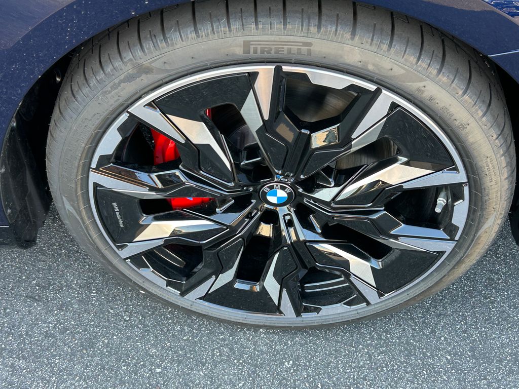 Thumbnail: 2026 BMW 5 Series - 3