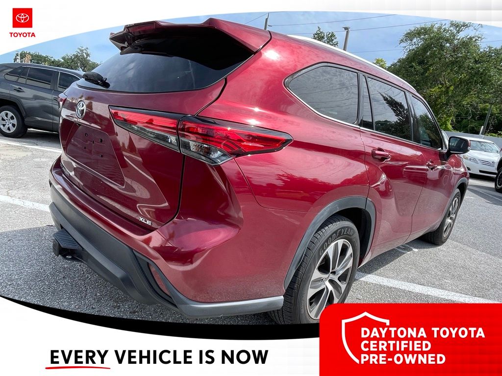 2022 Toyota Highlander XLE - Photo 10