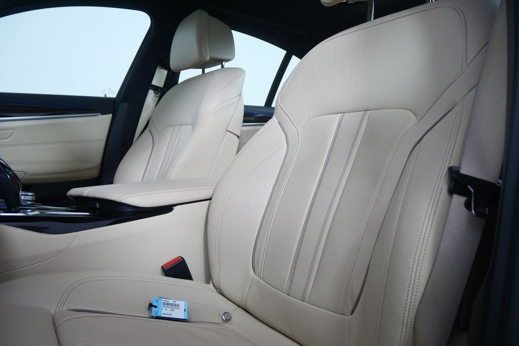 Thumbnail: 2020 BMW 5 Series - 11