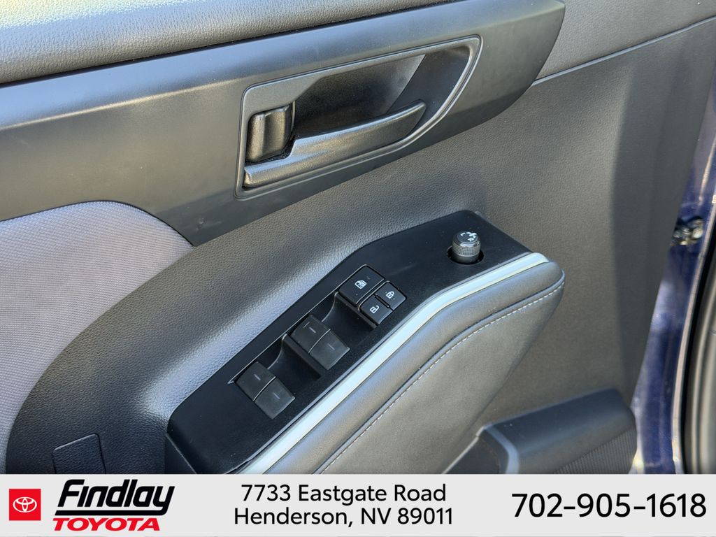 Used 2021 Toyota Highlander SUV