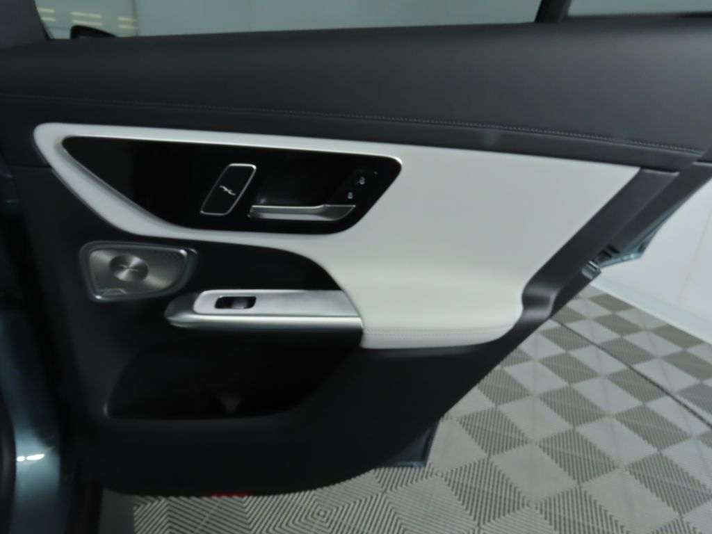 Thumbnail: 2026 Mercedes-Benz GLC - 29