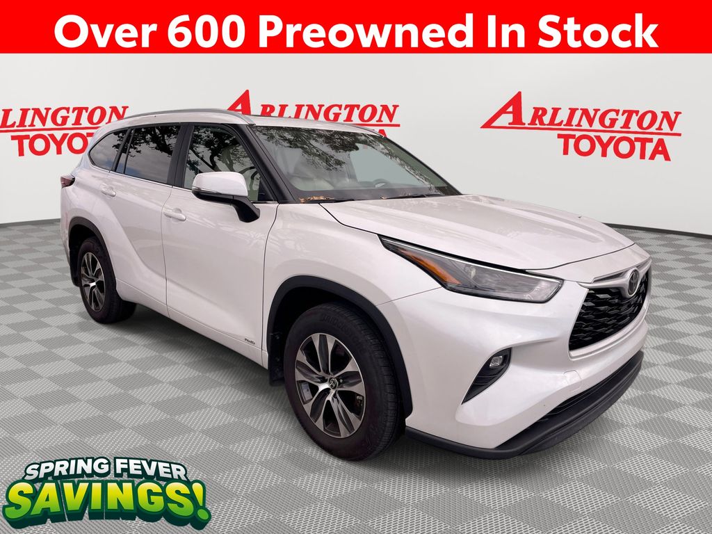 White (Wind Chill Pearl) 2025 Toyota Highlander Hybrid XLE AWD SUV / Crossover All-Wheel Drive Continuously Variable Transmission