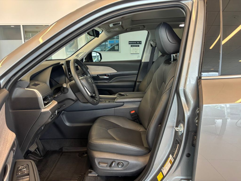 2025 Toyota Grand Highlander Limited