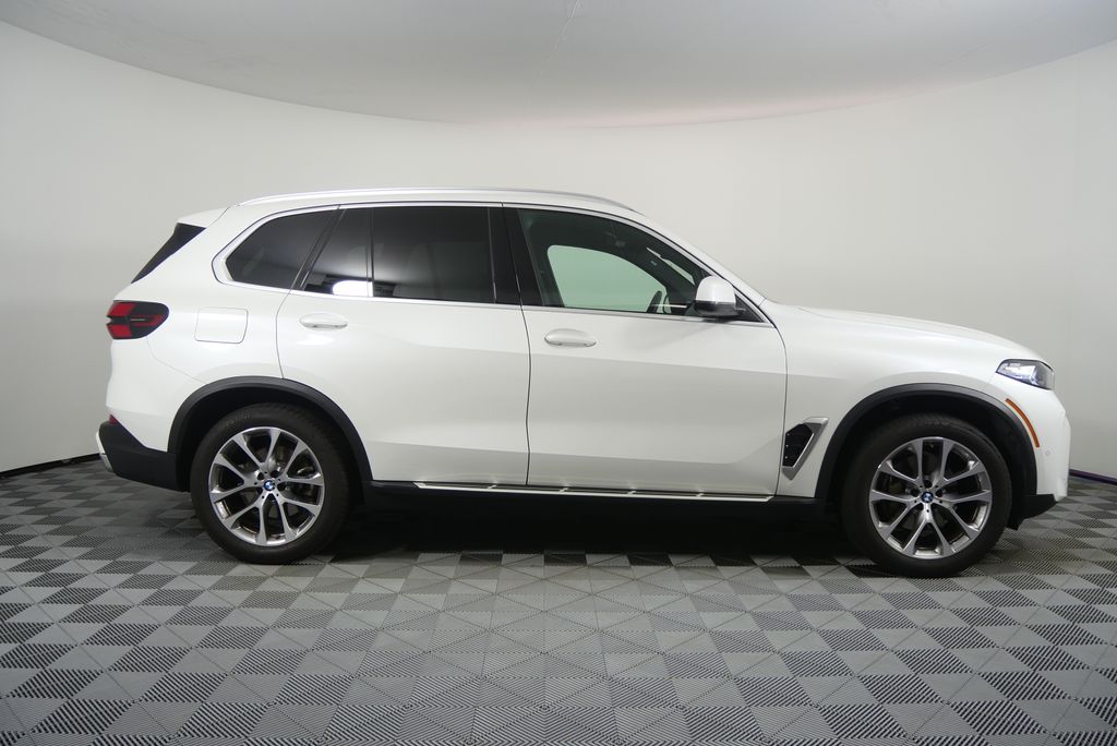 Thumbnail: 2026 BMW X5 - 2