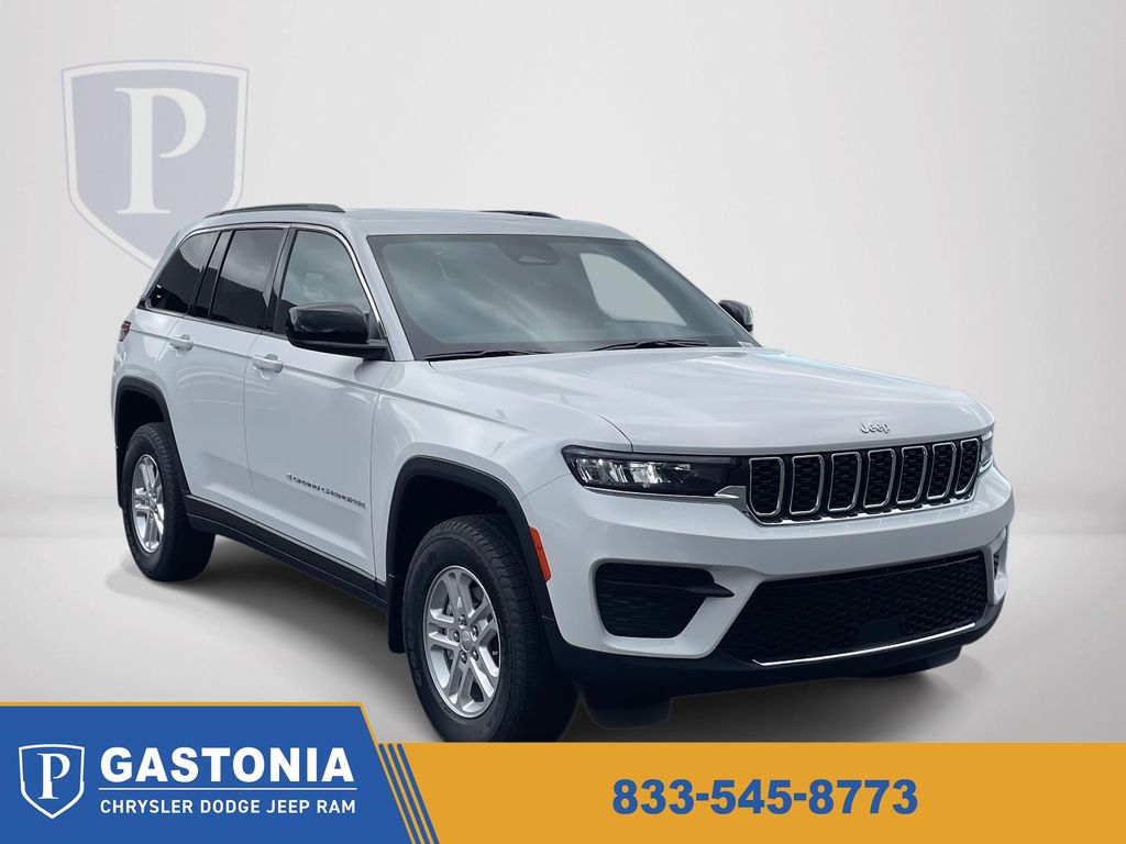 2025 Jeep Grand Cherokee Laredo's photo