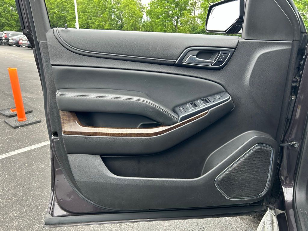 2015 Chevrolet Suburban LS 17