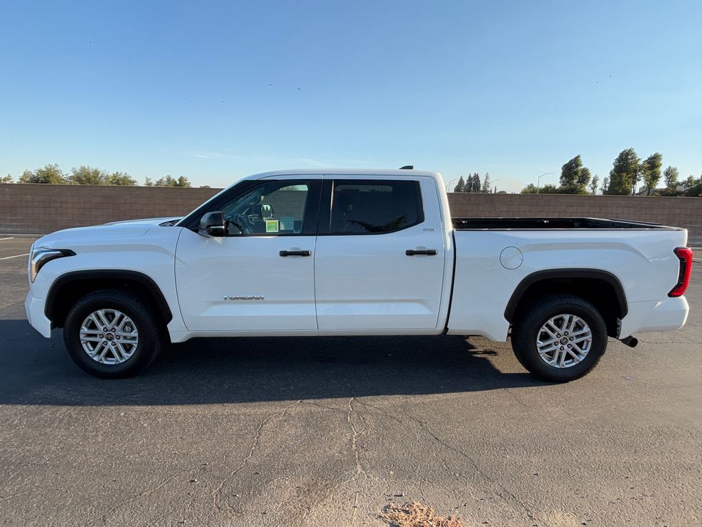 Thumbnail: 2022 Toyota Tundra - 8