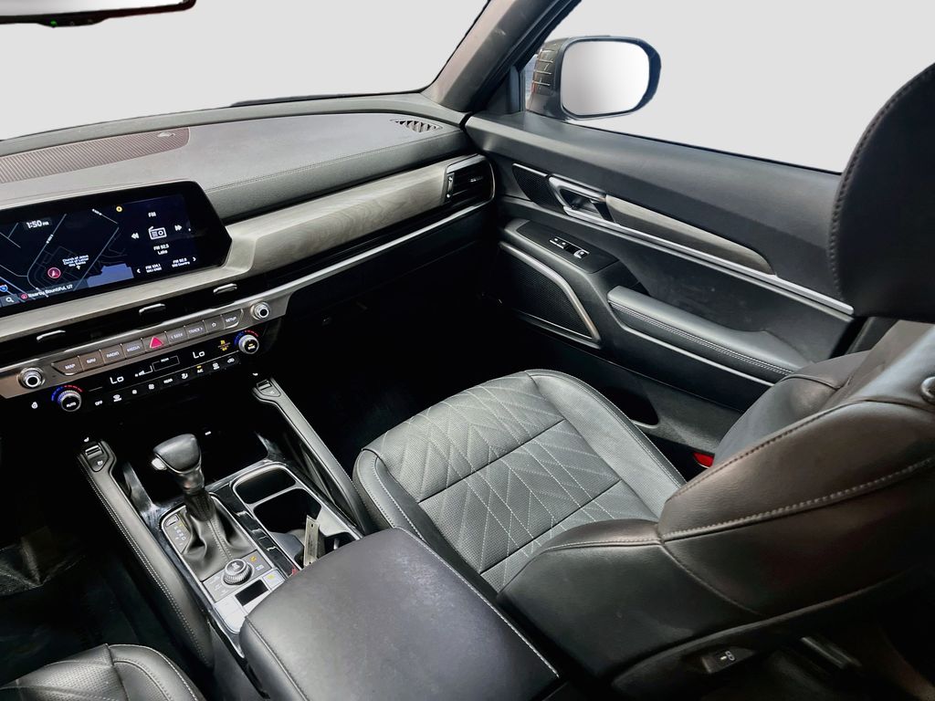 Used 2024 Green Kia EX X-Line image 24