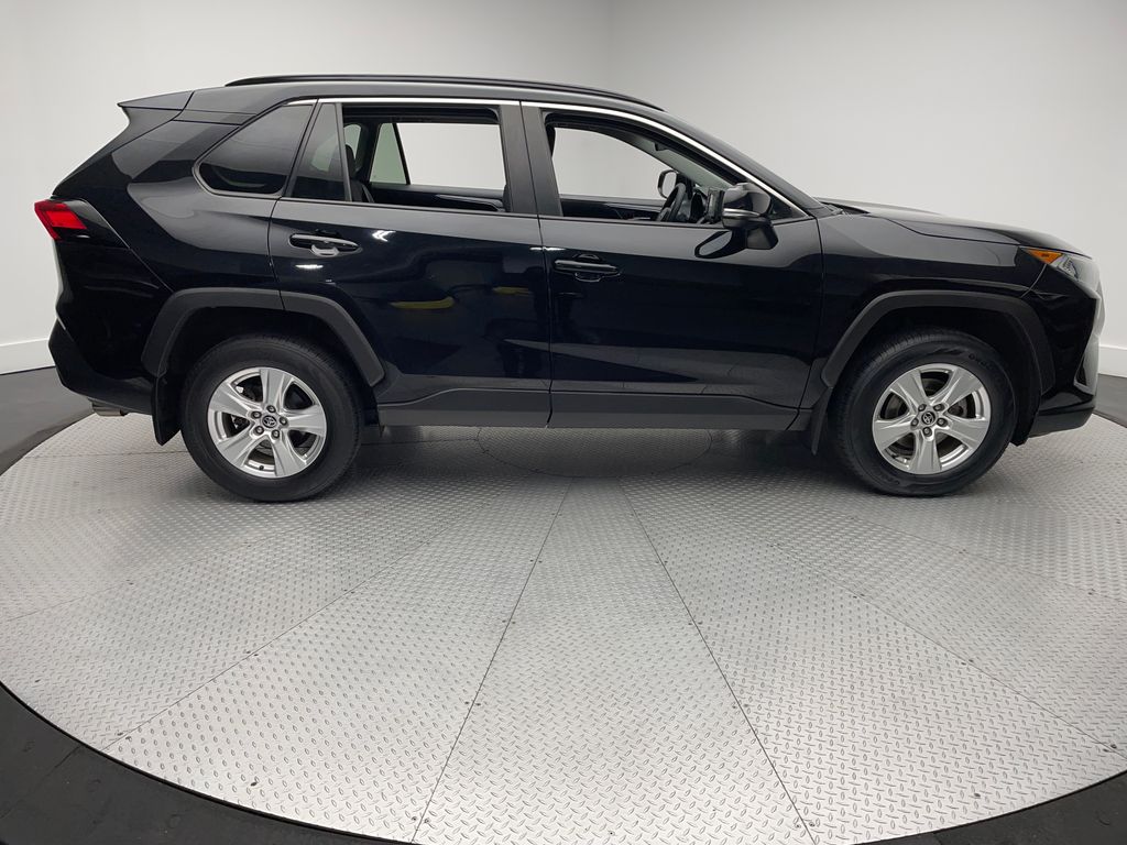 Thumbnail: 2021 Toyota RAV4 - 4