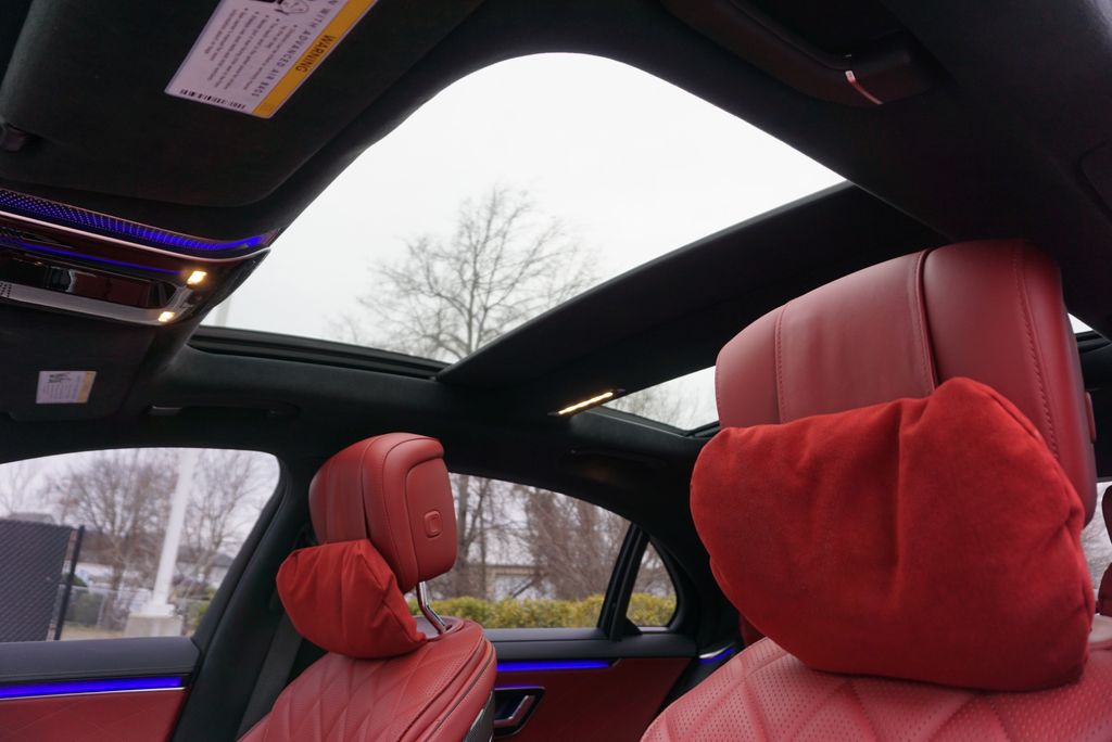 Thumbnail: 2022 Mercedes-Benz S-Class - 12