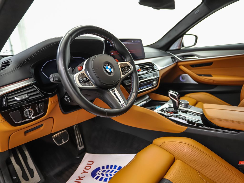 Thumbnail: 2022 BMW M5 - 9