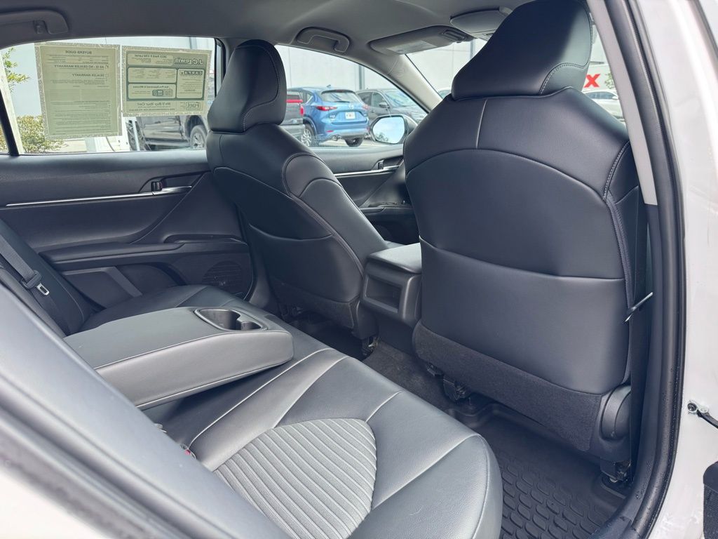 2021 Toyota Camry SE Hybrid