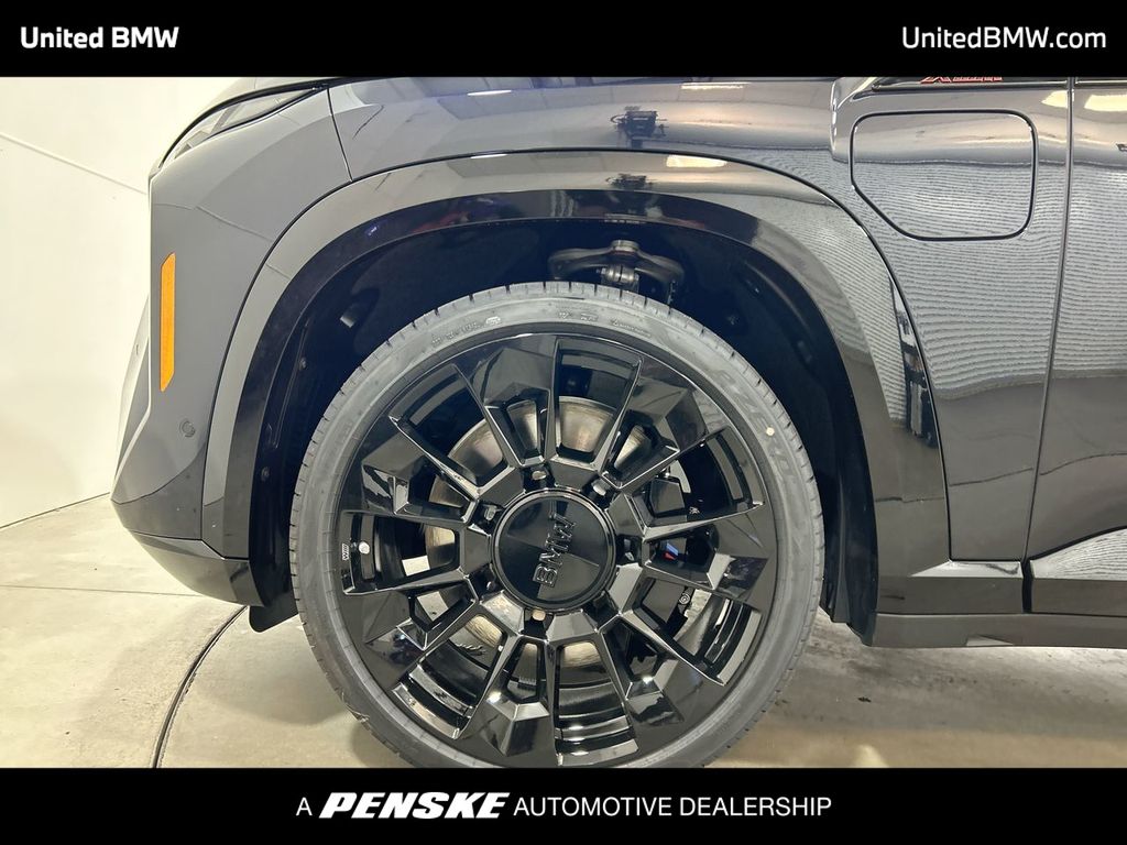 Thumbnail: 2026 BMW XM - 10