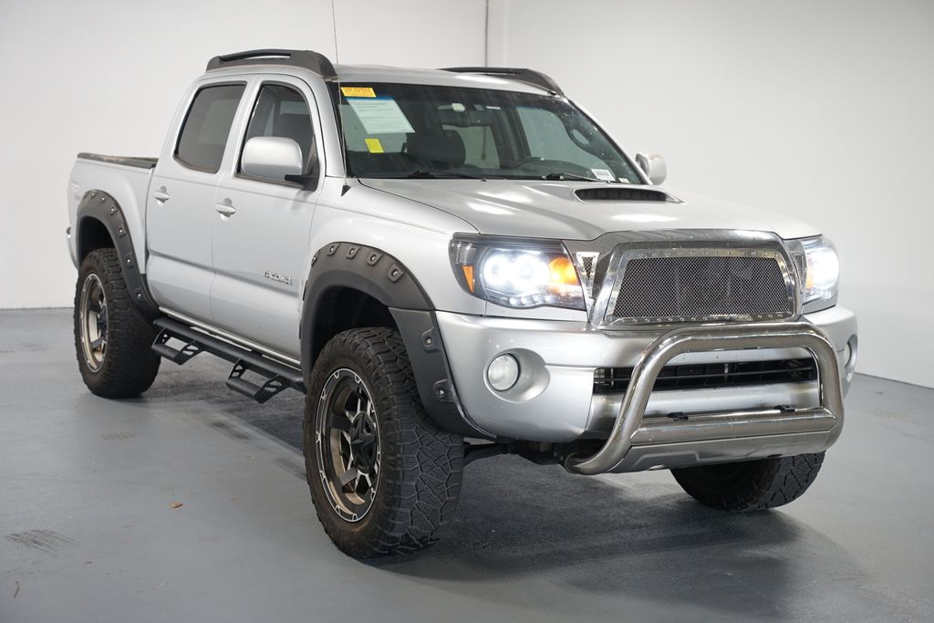 Thumbnail: 2011 Toyota Tacoma - 3