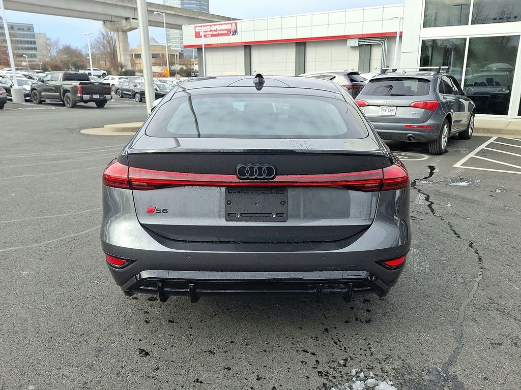 Thumbnail: 2025 Audi e-tron S - 5