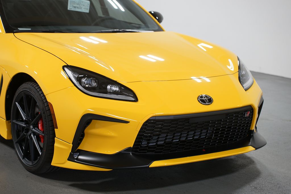 Thumbnail: 2026 Toyota GR86 - 4