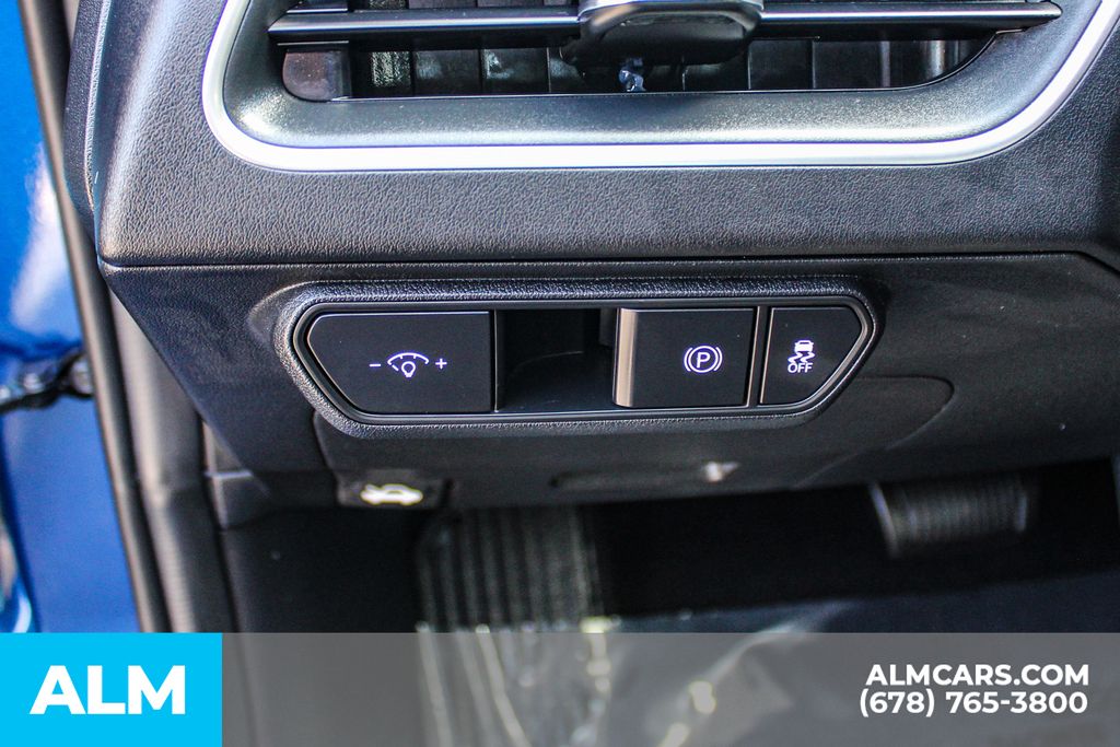 Used 2025 Blue Kia LXS image 31