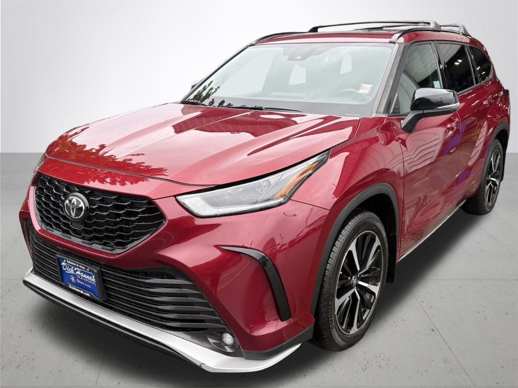 2022 Toyota Highlander XSE photo 2
