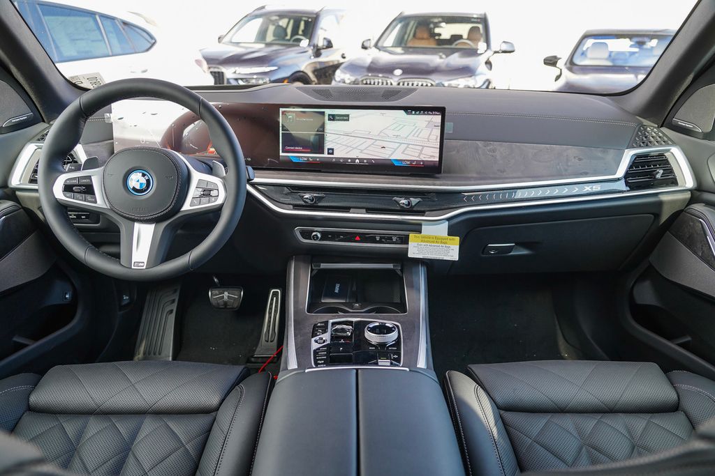 2025 BMW X5 xDrive50e 12