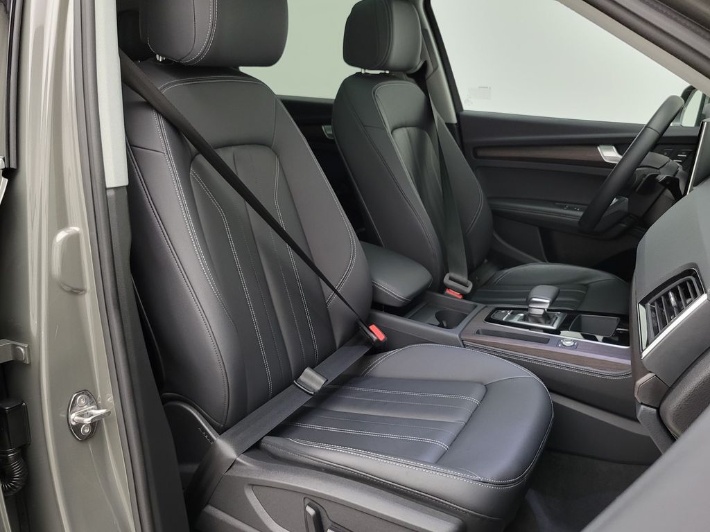 Thumbnail: 2023 Audi Q5 - 12