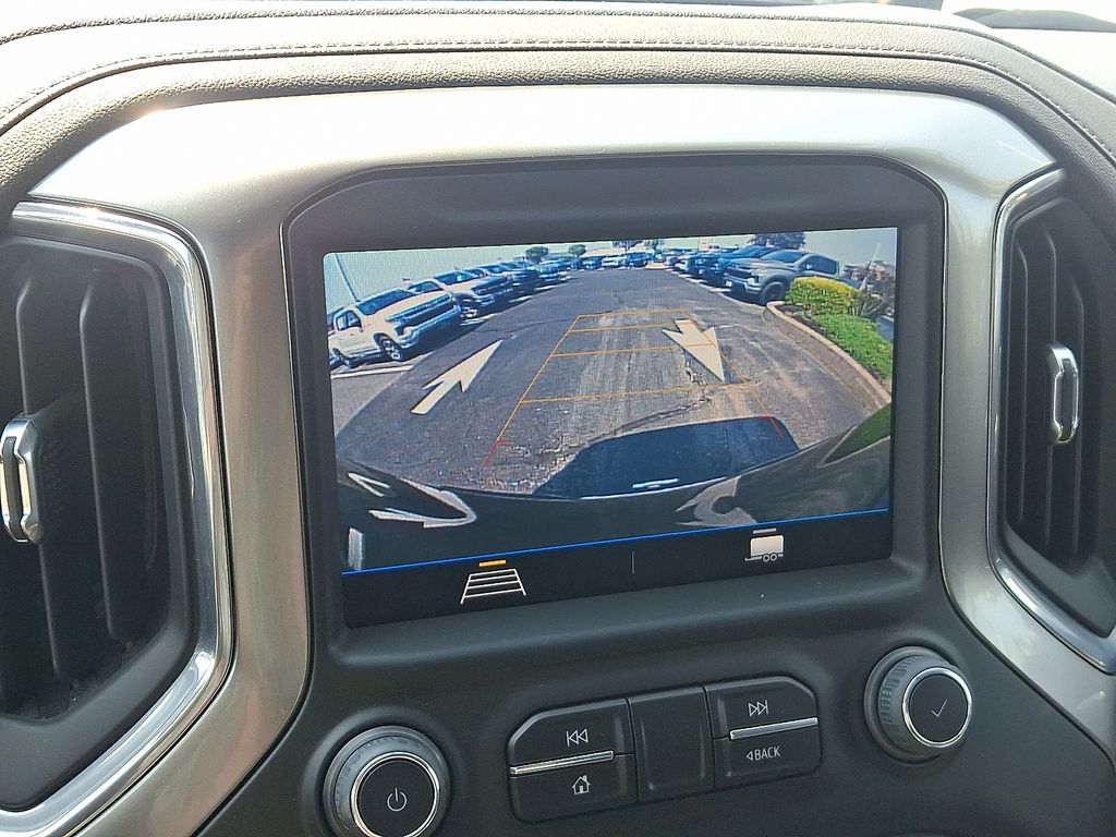 Thumbnail: 2022 Chevrolet Silverado 1500 - 18