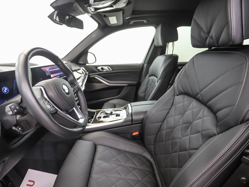 Thumbnail: 2025 BMW X5 - 11