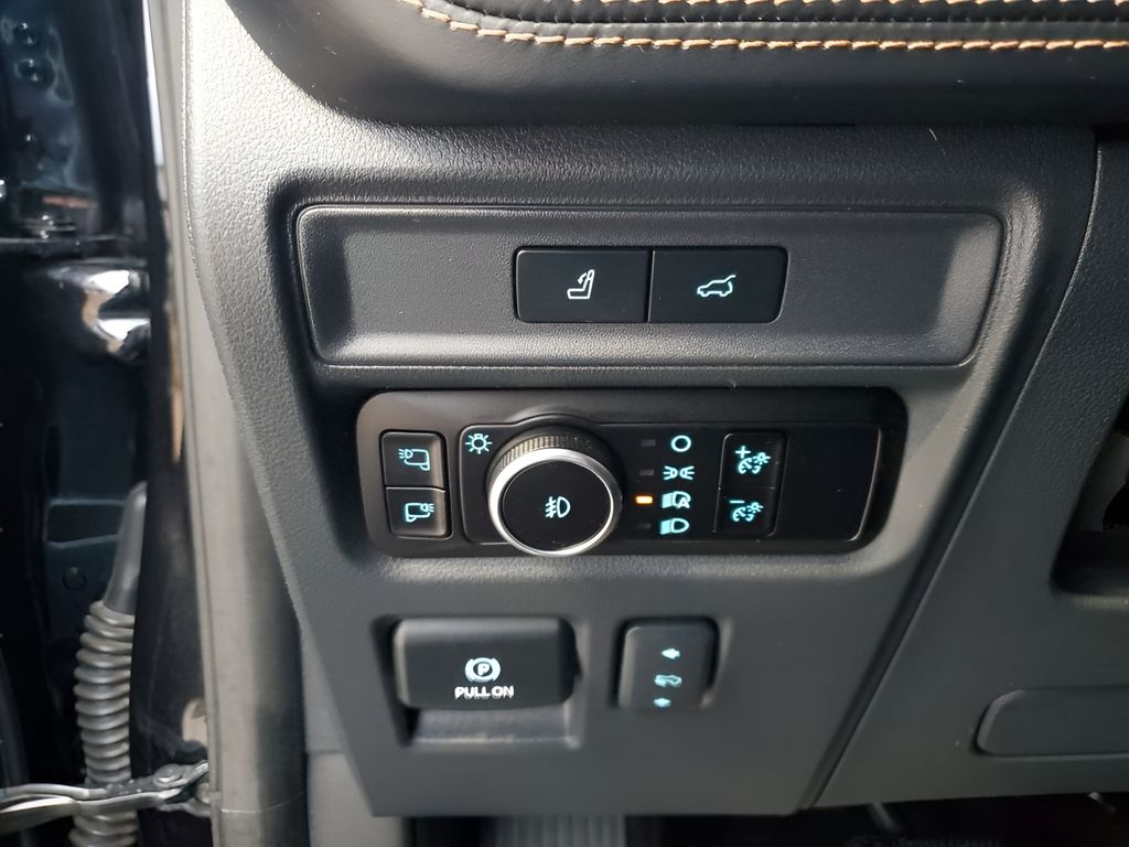 Used Car 2023 Ford Expedition Max  Platinum For Sale Under $60,000 In Austin, Texas