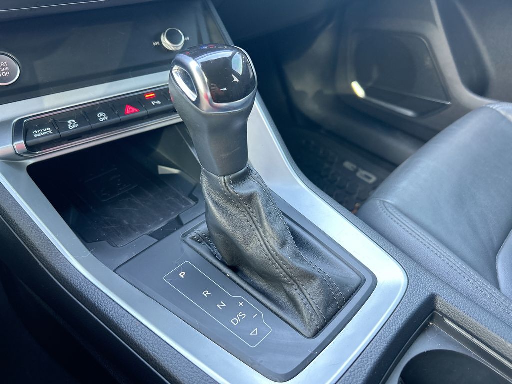 Thumbnail: 2020 Audi Q3 - 26