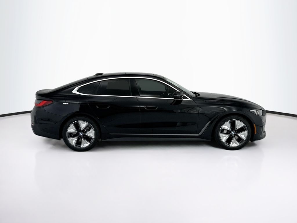 Thumbnail: 2026 BMW i4 - 4