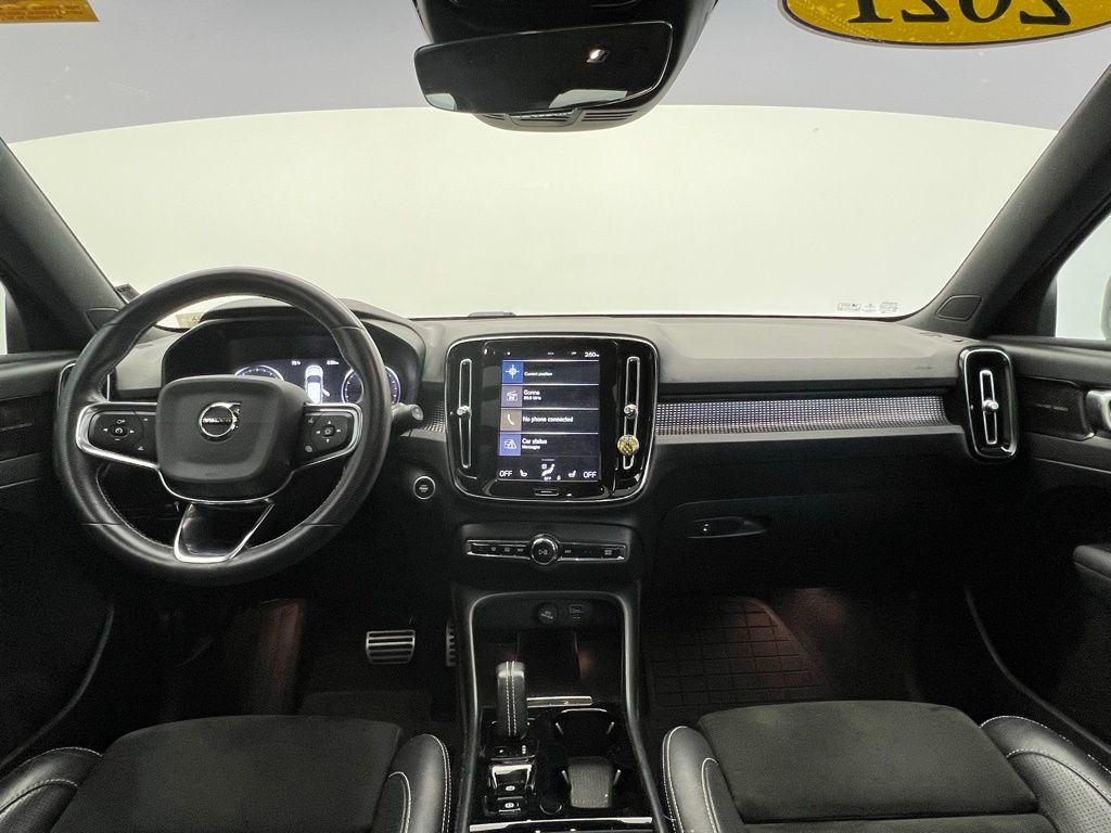 Thumbnail: 2021 Volvo XC40 - 10