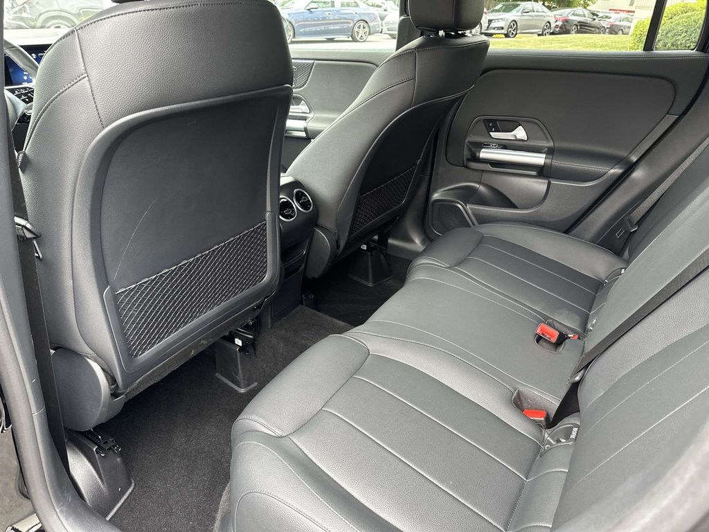 Thumbnail: 2025 Mercedes-Benz GLA - 31