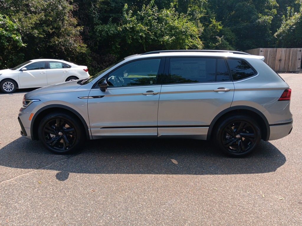 2024 Volkswagen Tiguan 2.0T SE R-Line Black 2