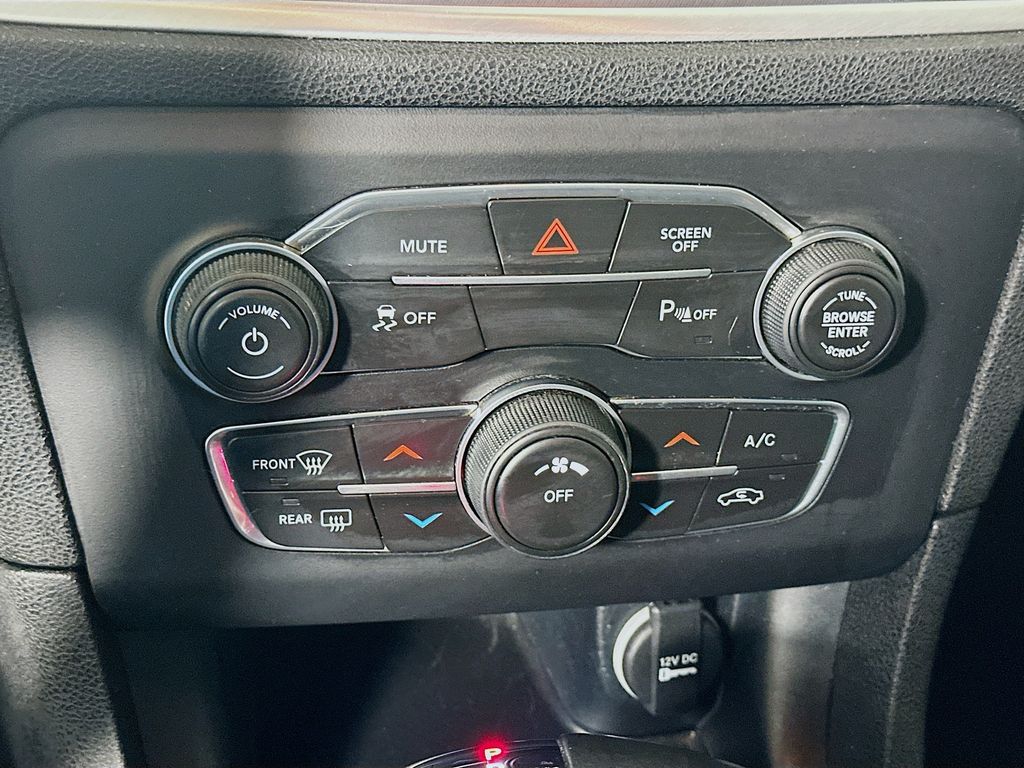 Thumbnail: 2020 Dodge Charger - 15