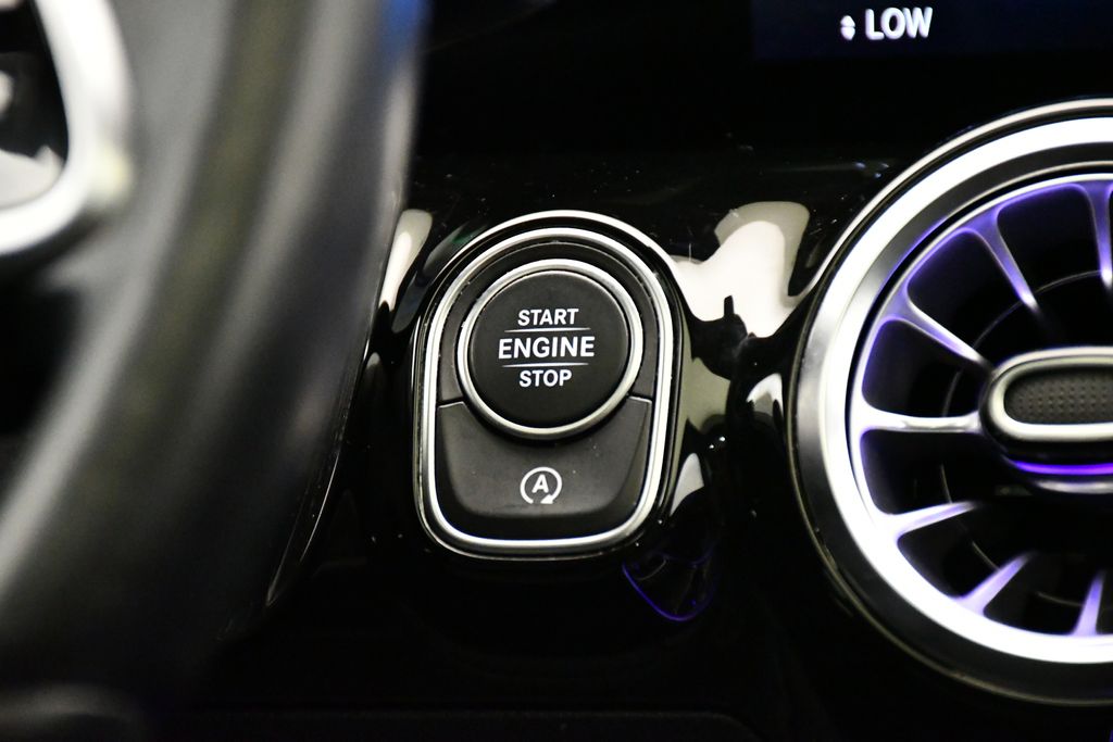 2022 Mercedes-Benz GLA 250 4MATIC 28