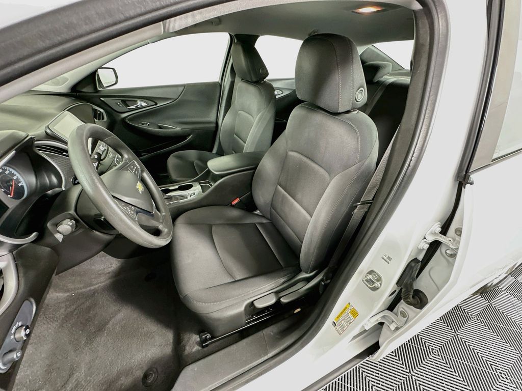 Thumbnail: 2024 Chevrolet Malibu - 20
