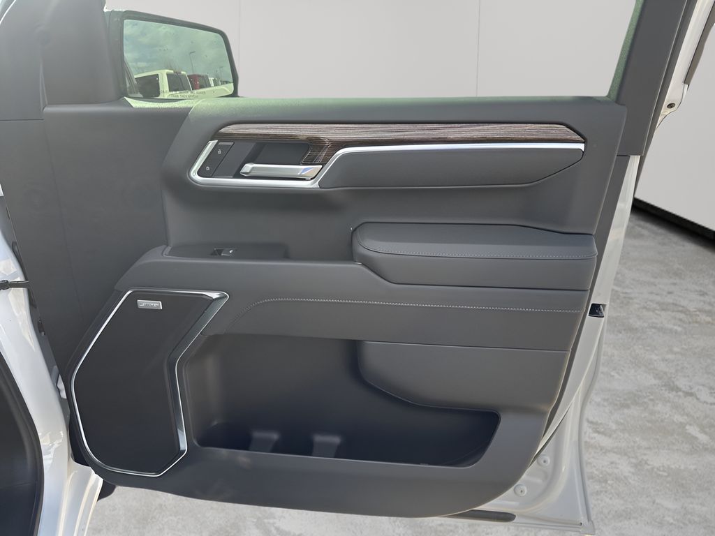 New 2026 White GMC Elevation image 13