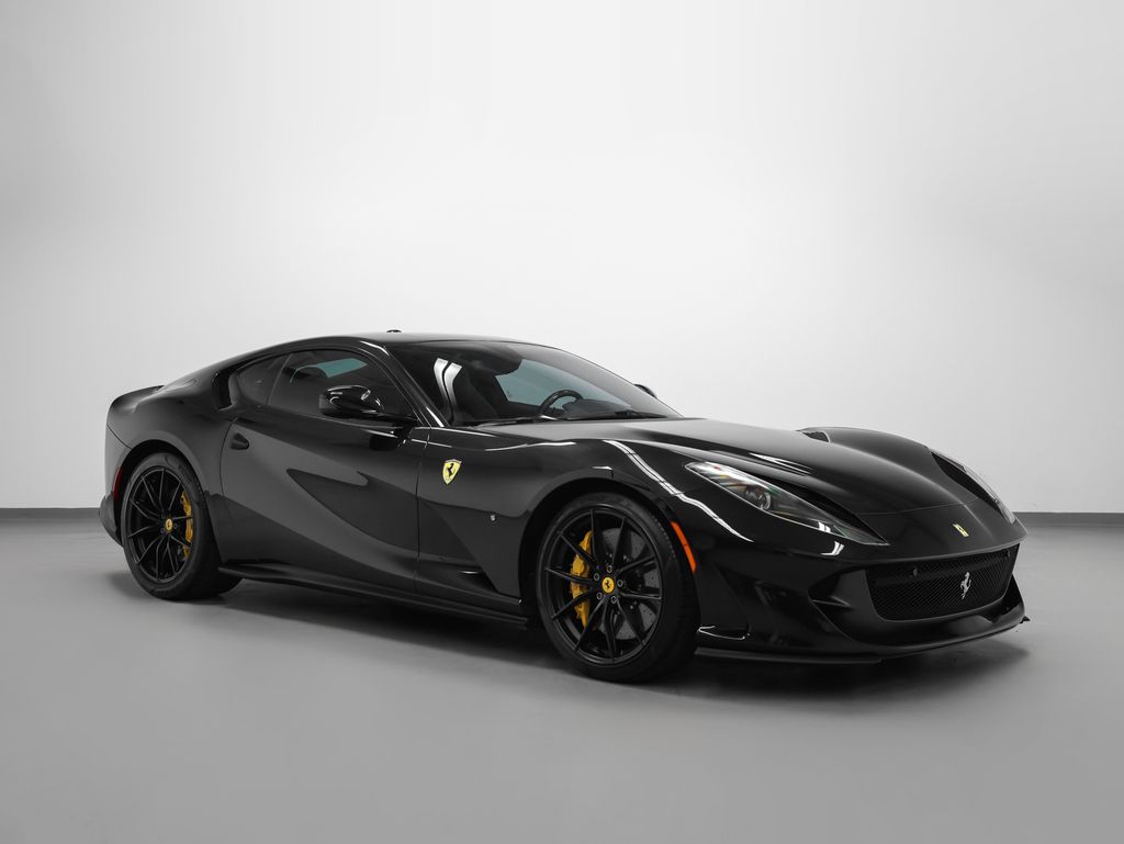 2018 Ferrari 812 Nero Daytona Metallic Coupé Tracción trasera 7 velocidades Manual