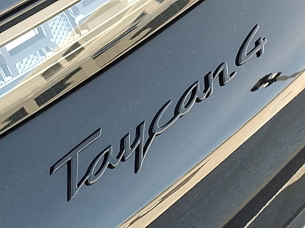 Thumbnail: 2026 Porsche Taycan - 27