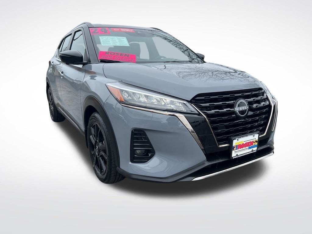 2024 Nissan Kicks SR photo