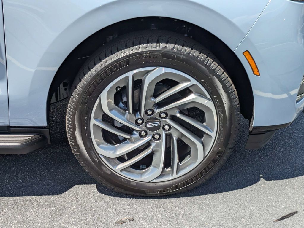 2027 Lincoln Navigator Premiere