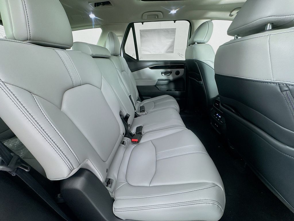 Used Car 2025 Honda Pilot  Touring For Sale Under $60,000 In Austin, Texas