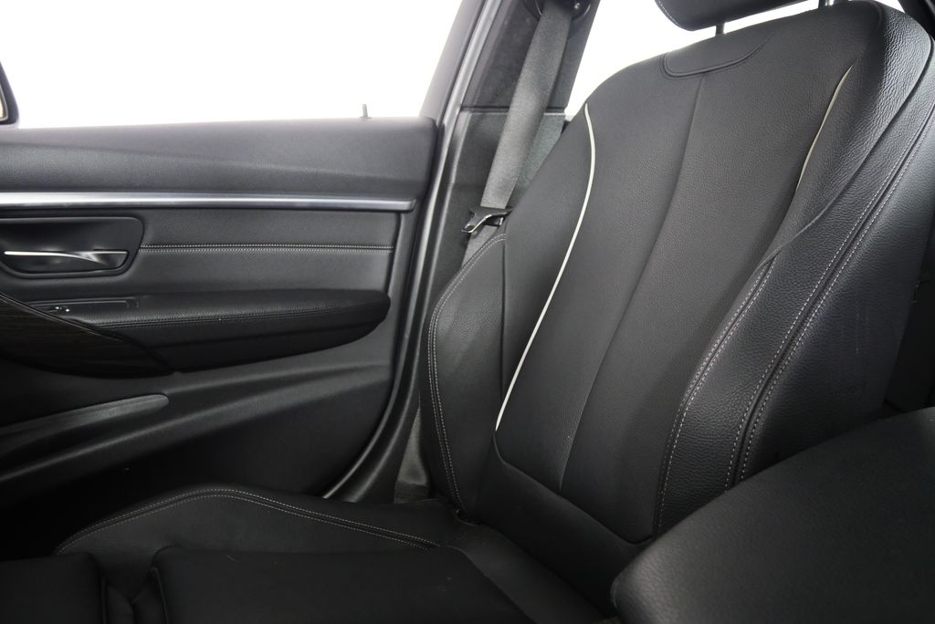 Thumbnail: 2016 BMW 3 Series - 27